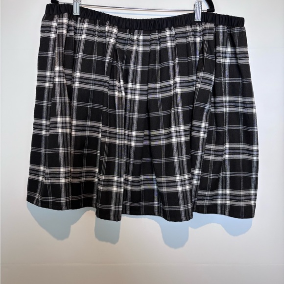 Black & White Plaid Skirt Women’s Plus Size 4X – Elastic Waist A-Line - Picture 1 of 7